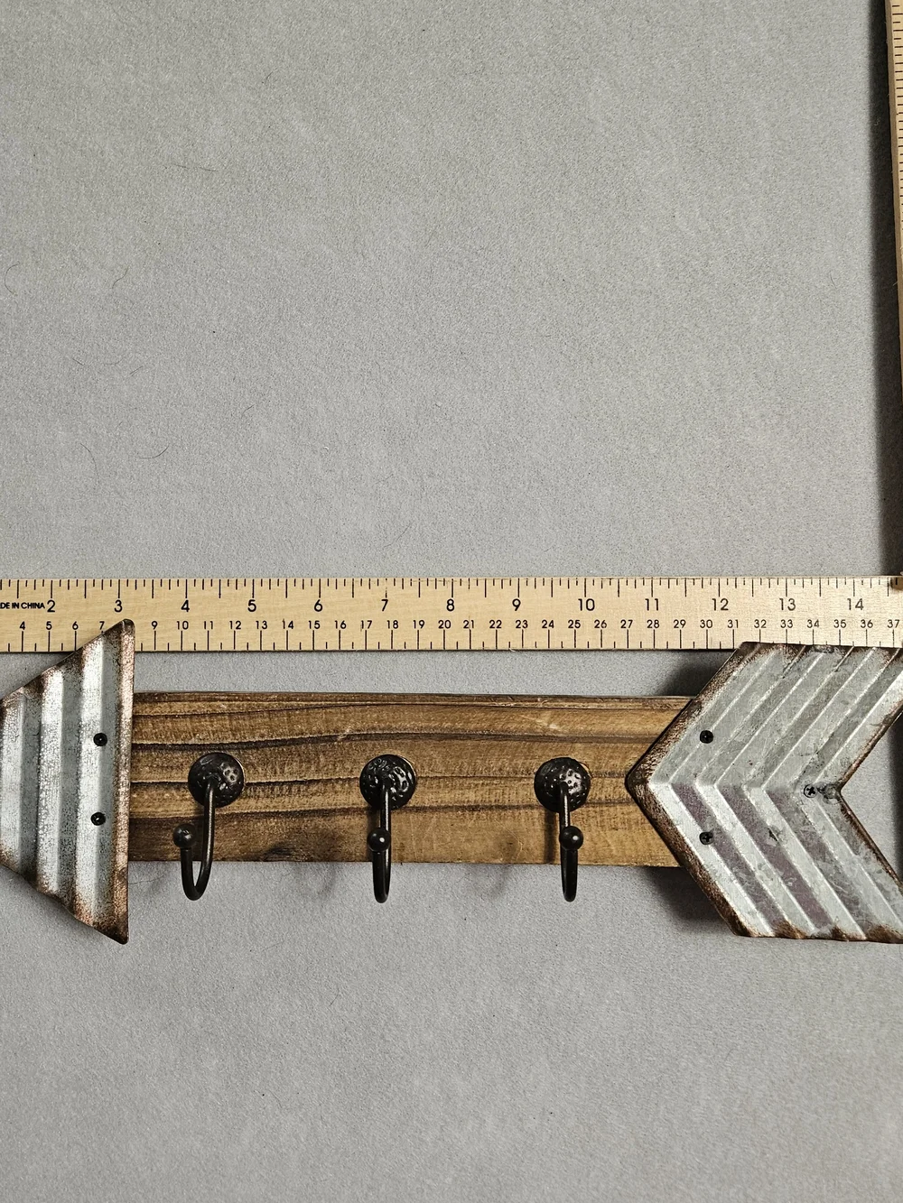 Rustic Farmhouse Wood & Galvanized Metal Arrow Wall Hook Rack